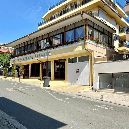 Family The Golden Fish 酒店