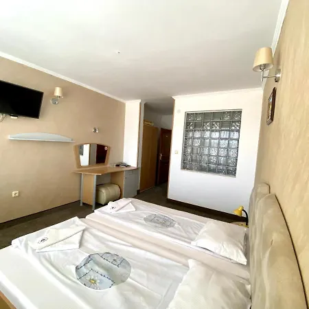 Family The Golden Fish Hotel