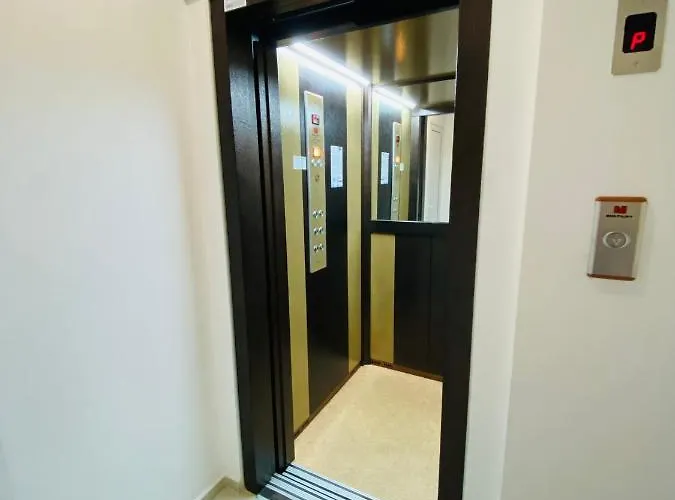 Family The Golden Fish מלון 3*