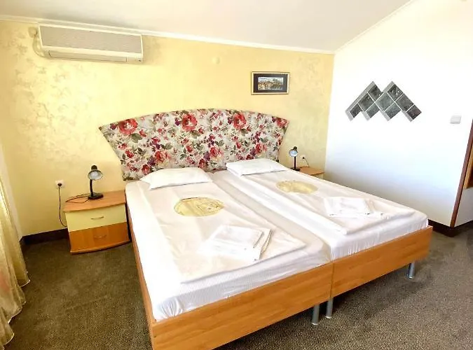 Family The Golden Fish סוזופול