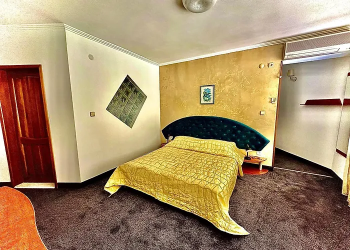 מלון Family The Golden Fish